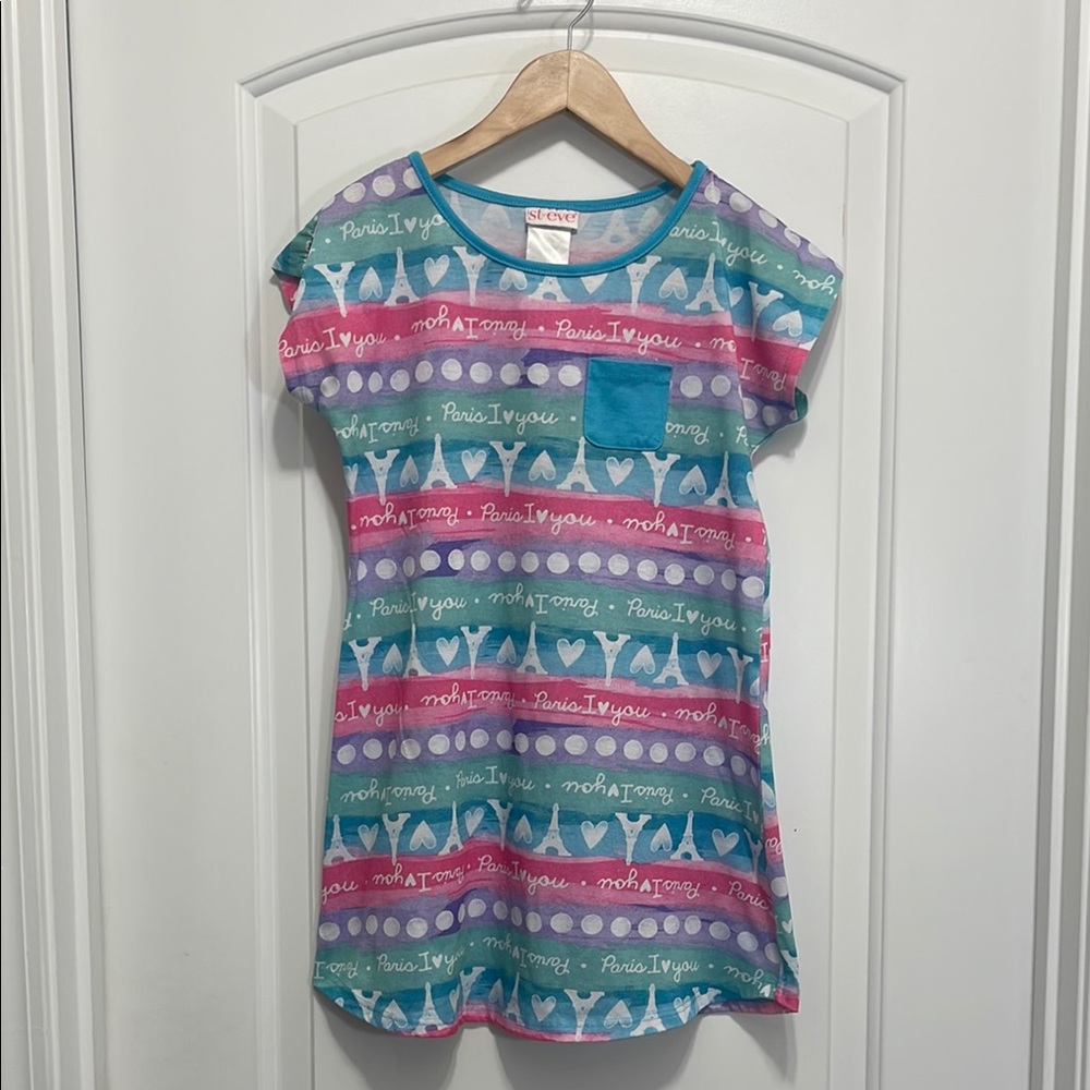 *5/$20* Nightgown with Eiffel Tower & Heart Pattern